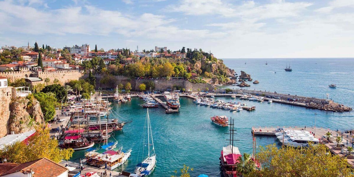 أنطاليا التركية تستقبل قرابة 5 ملايين سائح خلال 5 أشهر
