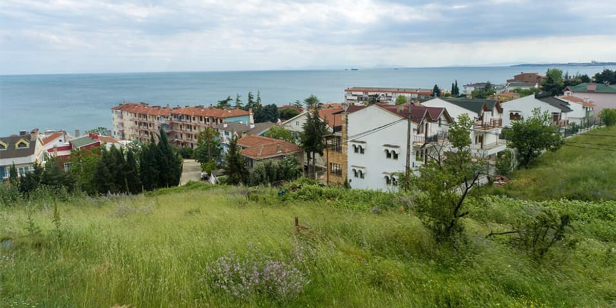 Residential land in Istanbul Silvery L-1-131